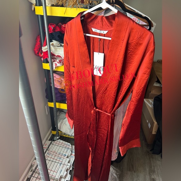 BLOGGERS FAV ZARA SATIN EFFECT WRAP DRESS - Picture 2 of 5